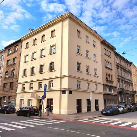City Center Pearl Загреб Экстерьер фото